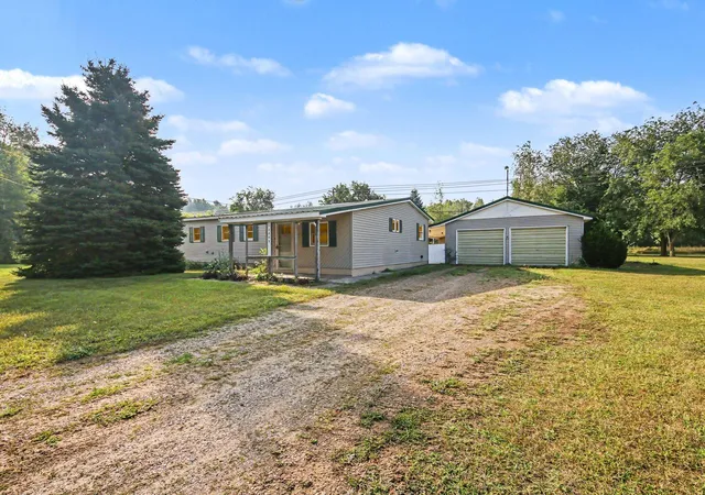 Photo 3 of Single family home for sale at 12885 Coral Rd, Coral, MI 49322 | MLS# 71026046615 | Listing updated on 2026-09-09