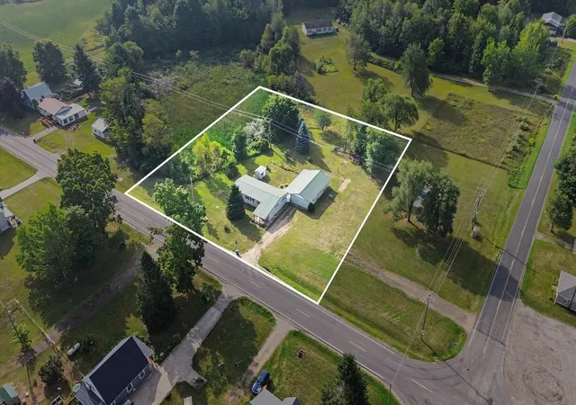 Photo 3 of Single family home for sale at 12885 Coral Rd, Coral, MI 49322 | MLS# 71026046615 | Listing updated on 2026-09-09