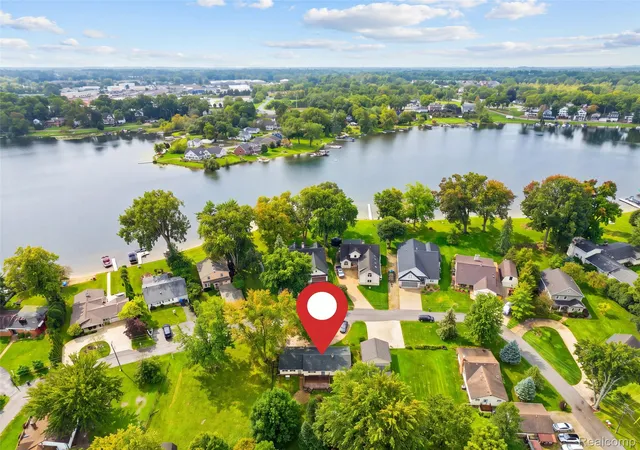 Photo 3 of Single family home for sale at 1353 Elmhurst Dr, Howell, MI 48843 | MLS# 20261070607 | Listing updated on 2026-09-17