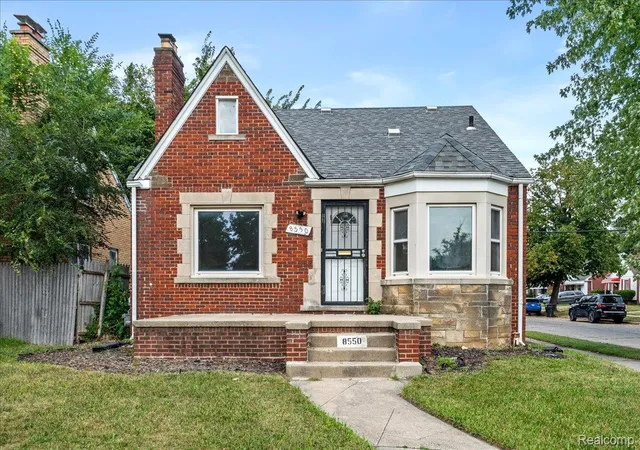 Photo 1 of Single family home for sale at 8550 W Outer Dr, Detroit, MI 48219 | MLS# 20261070609 | Listing updated on 2026-09-16