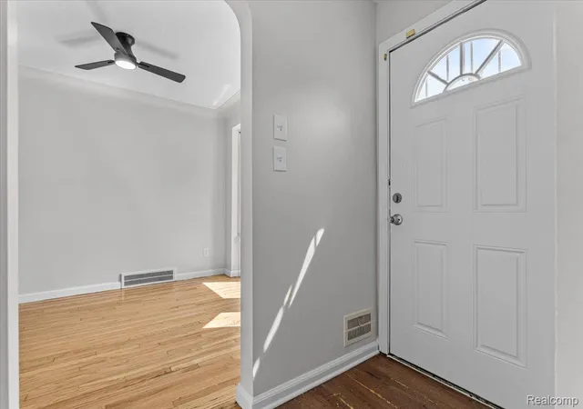 Photo 3 of Single family home for sale at 8550 W Outer Dr, Detroit, MI 48219 | MLS# 20261070609 | Listing updated on 2026-09-16