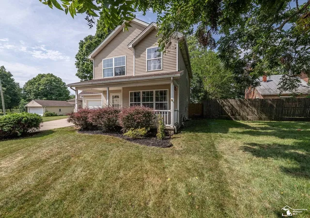 Photo 1 of Single family home for sale at 834 Navarre St, Monroe, MI 48161 | MLS# 57050220578 | Listing updated on 2026-09-11