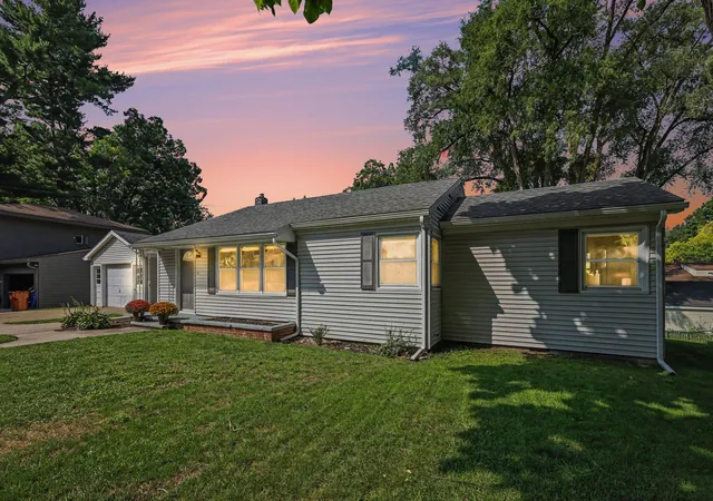 Photo 2 of Single family home for sale at 832 N Jefferson St, Lowell, MI 49331 | MLS# 65026046622 | Listing updated on 2026-09-29