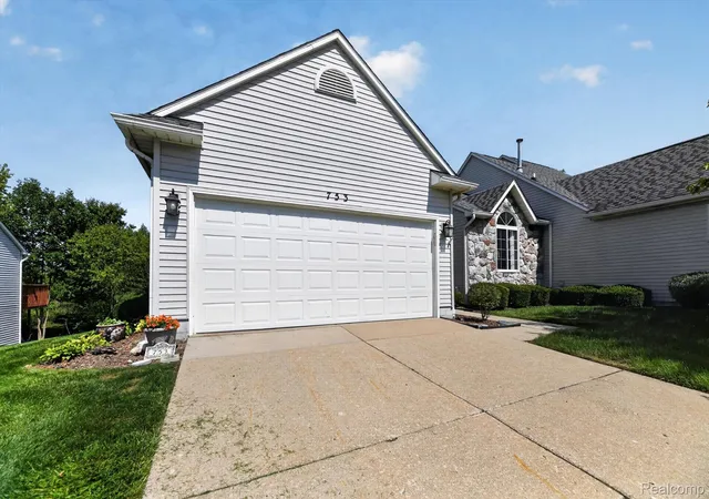 Listing Photo 4 - Condo for sale in building located at 753 Challenging Trl, South Lyon, MI 48178