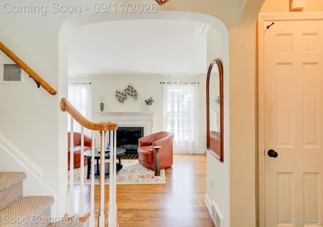 Photo 3 of Single family home for sale at 4190 Arlington Dr, Royal Oak, MI 48073 | MLS# 20261070626 | Listing updated on 2026-09-14