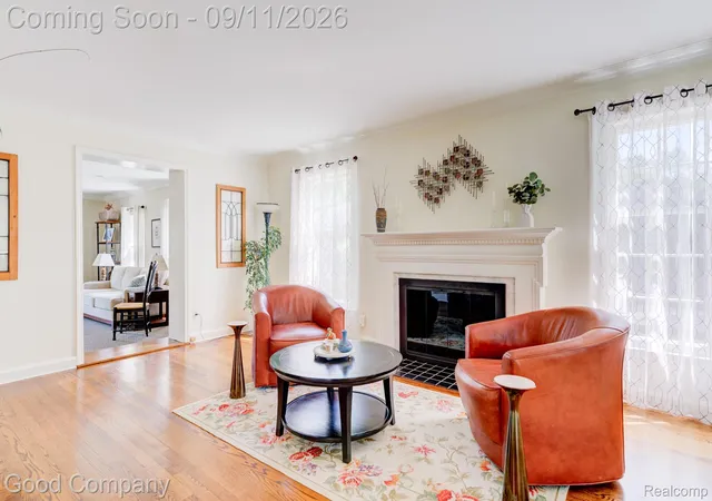 Photo 4 of Single family home for sale at 4190 Arlington Dr, Royal Oak, MI 48073 | MLS# 20261070626 | Listing updated on 2026-09-14