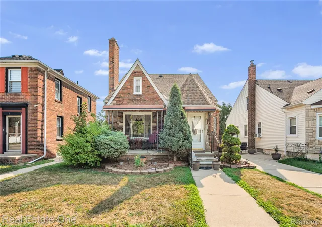 Photo 1 of Sale Pending at 5950 Argyle St, Dearborn, MI 48126 | MLS# 20261070627 | Listing updated on 2026-09-05