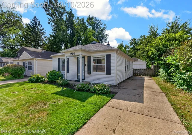 Photo 3 of Single family home for sale at 2304 Brockton Ave, Royal Oak, MI 48067 | MLS# 20261070636 | Listing updated on 2026-10-06