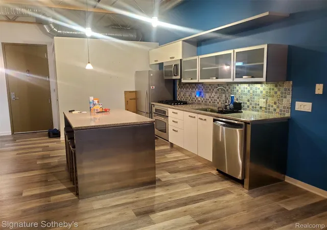 Photo 2 of Condo for sale at 111 N Main St #202, Royal Oak, MI 48067 | MLS# 20261070642 | Listing updated on 2026-09-03