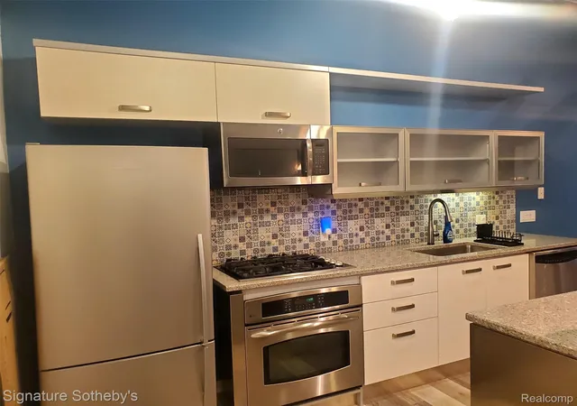 Photo 3 of Condo for sale at 111 N Main St #202, Royal Oak, MI 48067 | MLS# 20261070642 | Listing updated on 2026-09-03