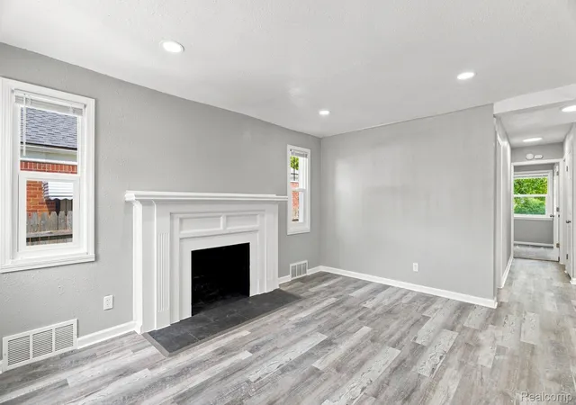 Photo 3 of Single family home for sale at 5515 E Outer Dr, Detroit, MI 48234 | MLS# 20261070641 | Listing updated on 2026-09-10