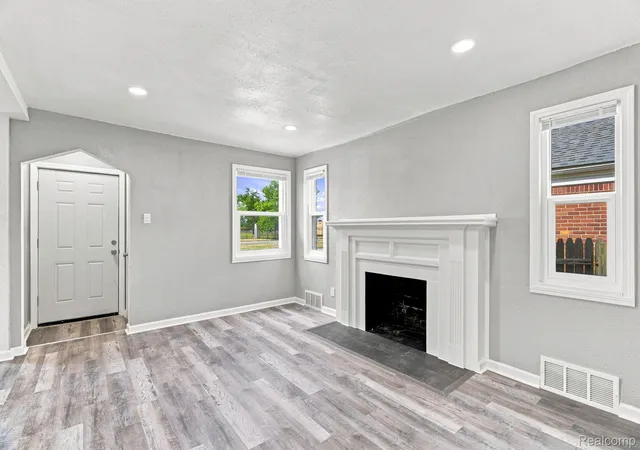 Photo 4 of Single family home for sale at 5515 E Outer Dr, Detroit, MI 48234 | MLS# 20261070641 | Listing updated on 2026-09-10
