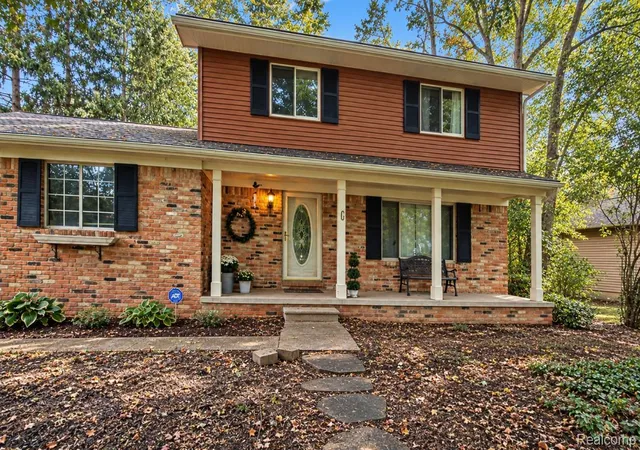 Photo 1 of Single family home for sale at 5521 Continental Rd, Grand Blanc, MI 48439 | MLS# 20261070643 | Listing updated on 2026-09-11