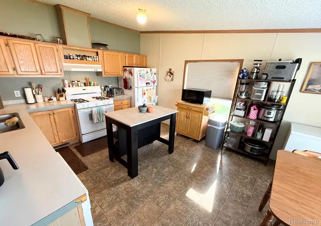 Photo 3 of Single family home for sale at 91 Hamilton St, Swartz Creek, MI 48473 | MLS# 20261070653 | Listing updated on 2026-09-08