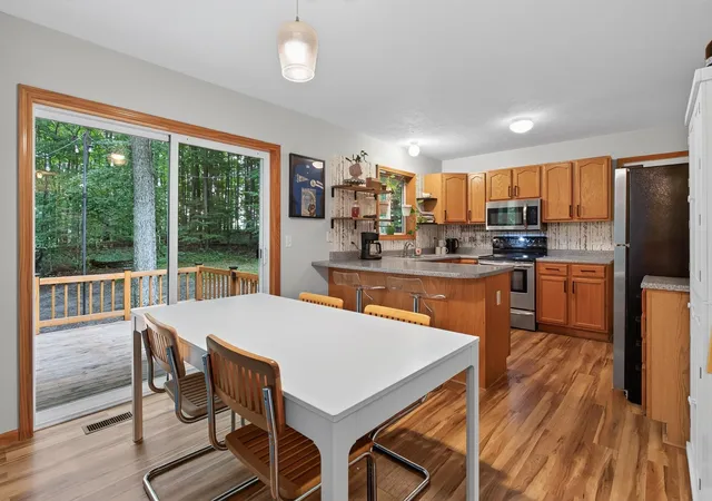 Photo 4 of Single family home for sale at 2106 Kodiak Trl, Kingsley, MI 49649 | MLS# 78080073150 | Listing updated on 2026-10-05