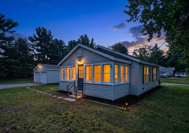 Photo 1 of Sale Pending at 2513 Mclaughlin Ave, Muskegon, MI 49442 | MLS# 81026046637 | Listing updated on 2026-09-04