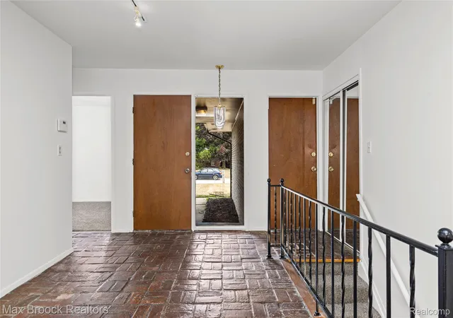 Photo 3 of Single family home for sale at 25190 Thorndyke St, Southfield, MI 48033 | MLS# 20261070657 | Listing updated on 2026-09-04