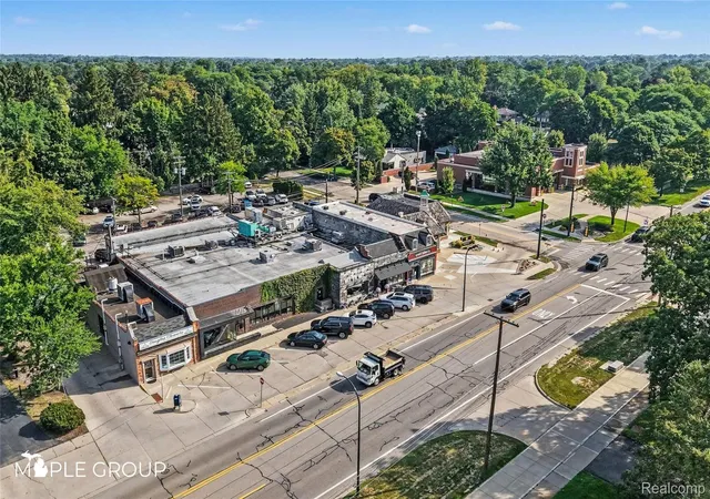 Photo 13 of Single family home for sale at 208 Larchlea Dr, Birmingham, MI 48009 | MLS# 20261070660 | Listing updated on 2026-09-11