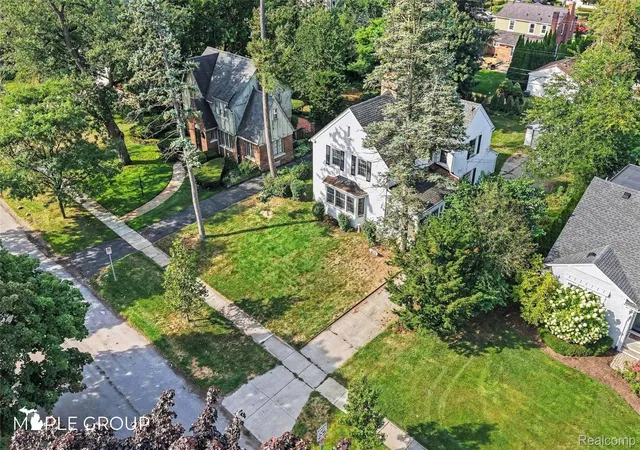 Photo 2 of Single family home for sale at 208 Larchlea Dr, Birmingham, MI 48009 | MLS# 20261070660 | Listing updated on 2026-09-11