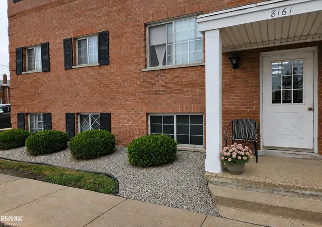 Photo 2 of Condo for sale at 8161 Denwood Dr, Sterling Heights, MI 48312 | MLS# 58050220587 | Listing updated on 2026-09-02