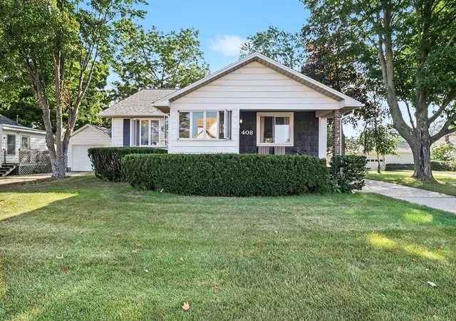 Photo 1 of Single family home for sale at 408 N Lewis St, Ludington, MI 49431 | MLS# 67026046644 | Listing updated on 2026-10-17