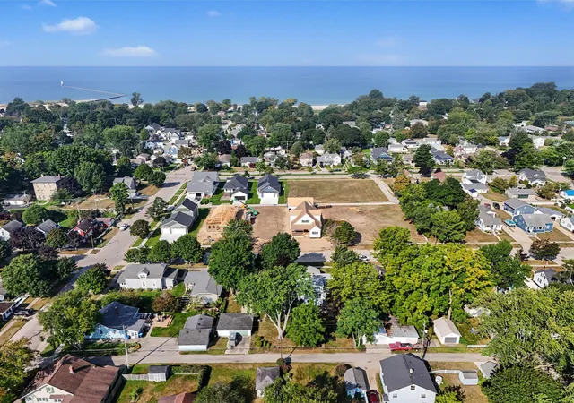 Photo 30 of Single family home for sale at 408 N Lewis St, Ludington, MI 49431 | MLS# 67026046644 | Listing updated on 2026-10-17