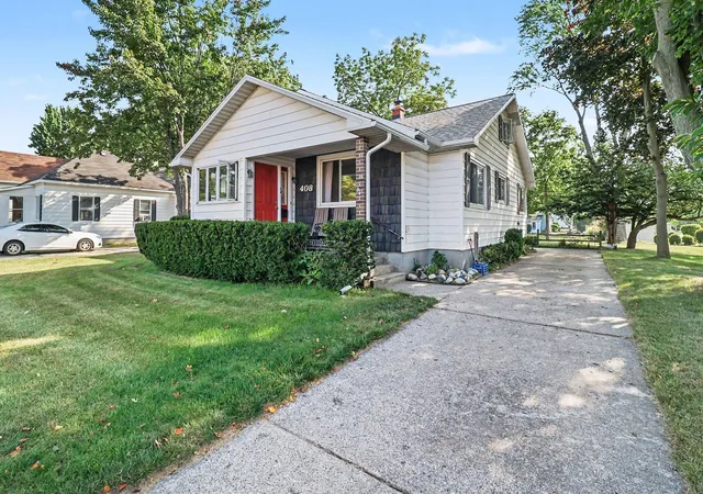 Photo 3 of Single family home for sale at 408 N Lewis St, Ludington, MI 49431 | MLS# 67026046644 | Listing updated on 2026-10-17
