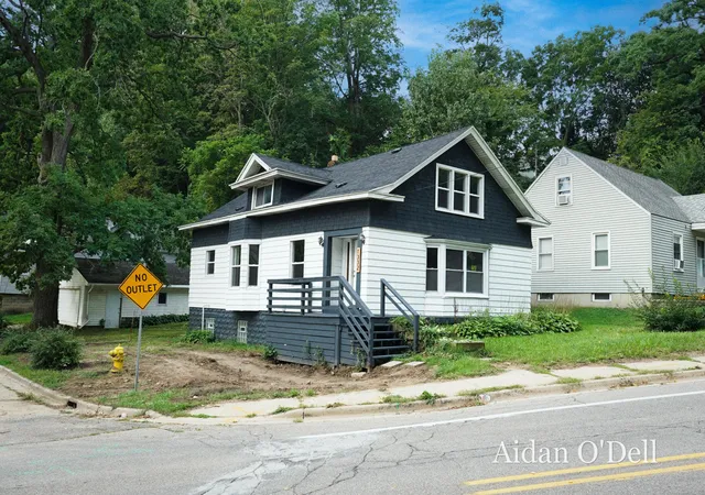 Photo 1 of Sale Pending at 1332 Bridge St Nw, Grand Rapids, MI 49504 | MLS# 65026046640 | Listing updated on 2026-09-14