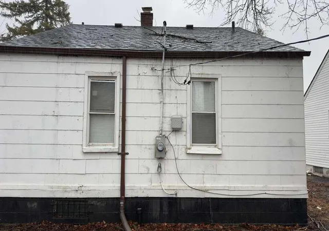 Photo 3 of Single family home for sale at 18285 Codding St, Detroit, MI 48219 | MLS# 81026046641 | Listing updated on 2026-09-02