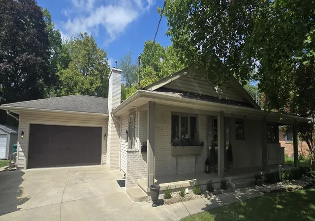 Photo 1 of Single family home for sale at 816 Campbell Dr, Owosso, MI 48867 | MLS# 60050220589 | Listing updated on 2026-10-02