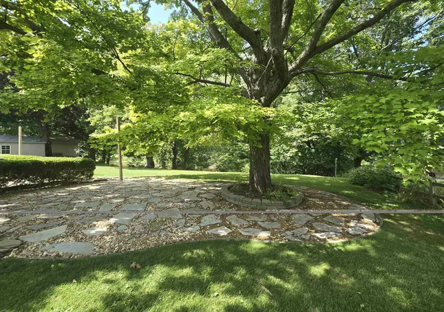 Photo 3 of Single family home for sale at 816 Campbell Dr, Owosso, MI 48867 | MLS# 60050220589 | Listing updated on 2026-10-02
