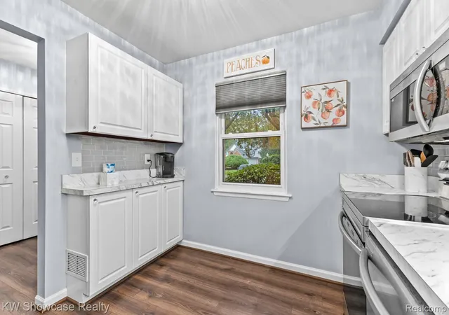 Photo 4 of Condo for sale at 5697 Whitfield Dr, Troy, MI 48098 | MLS# 20261070673 | Listing updated on 2026-09-13
