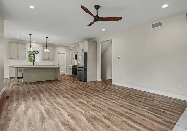 Photo 3 of Single family home for sale at 66710 Maple Wood Dr, Edwardsburg, MI 49112 | MLS# 69026046650 | Listing updated on 2026-09-07