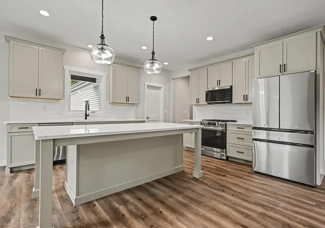 Photo 3 of Single family home for sale at 66710 Maple Wood Dr, Edwardsburg, MI 49112 | MLS# 69026046650 | Listing updated on 2026-09-07