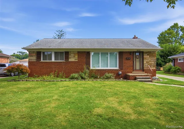 Single family home for sale at 932 N Esplanade St, Mount Clemens, MI 48043 | MLS# 20261070678