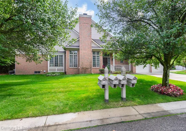 Photo 3 of Condo for sale at 111 Charleston Dr, Troy, MI 48098 | MLS# 20261070685 | Listing updated on 2026-10-18