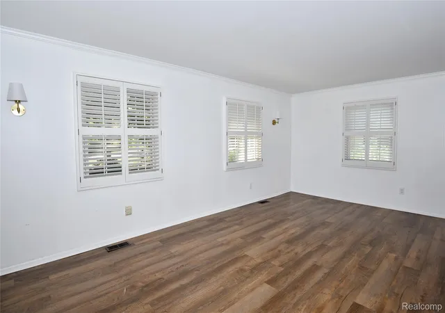 Photo 4 of Single family home for sale at 4663 Ml Pond Dr, Troy, MI 48085 | MLS# 20261070688 | Listing updated on 2026-09-03