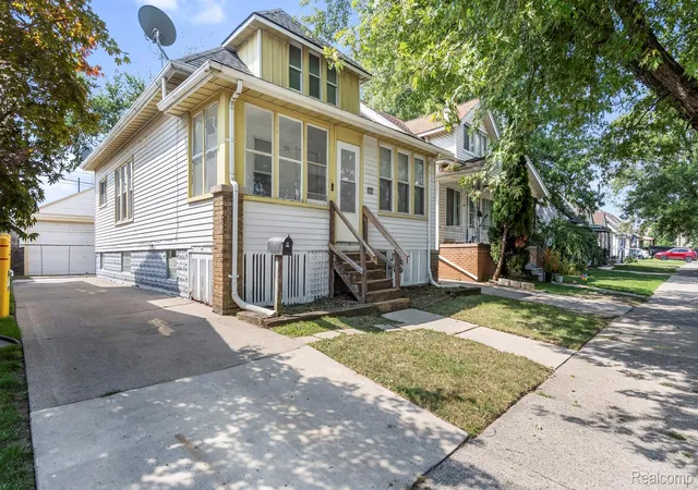 Photo 2 of Single family home for sale at 1635 Mill St, Lincoln Park, MI 48146 | MLS# 20261070692 | Listing updated on 2026-09-14
