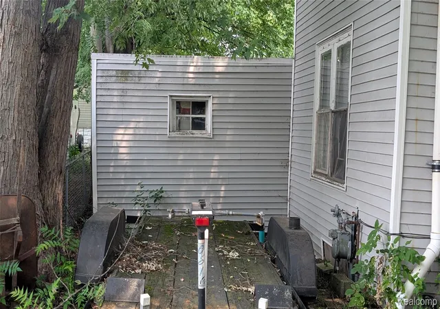 Photo 2 of Single family home for sale at 420 Columbia St, Algonac, MI 48001 | MLS# 20261070695 | Listing updated on 2026-09-03