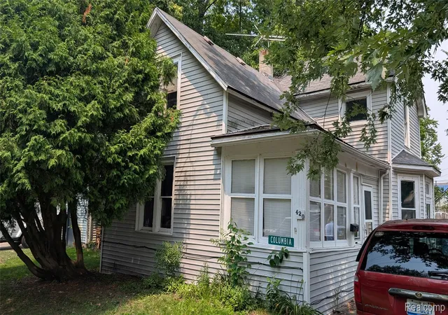 Photo 4 of Single family home for sale at 420 Columbia St, Algonac, MI 48001 | MLS# 20261070695 | Listing updated on 2026-09-03