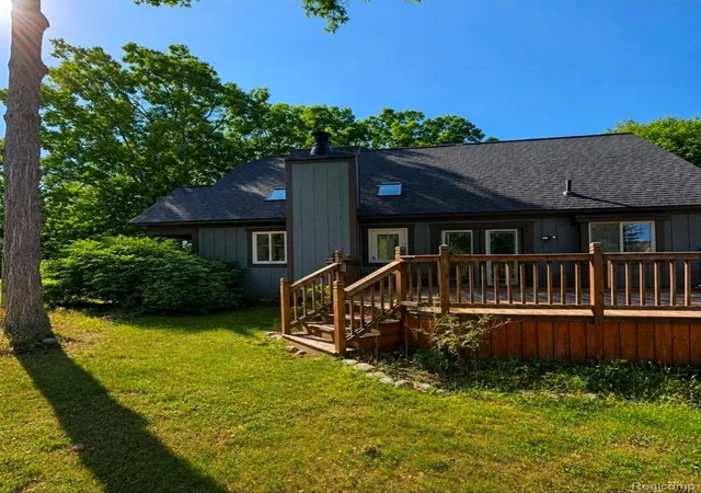 Photo 33 of Single family home for sale at 705 Estes Ct, Waterford, MI 48327 | MLS# 20261070696 | Listing updated on 2026-09-14