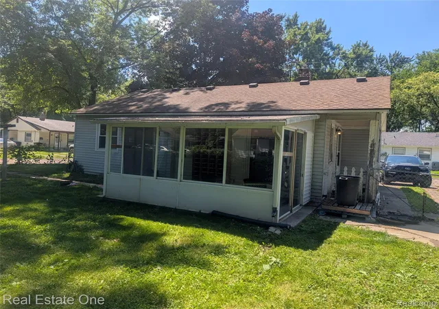 Photo 3 of Single family home for sale at 33430 Bendon Ct, Westland, MI 48186 | MLS# 20261070702 | Listing updated on 2026-09-03
