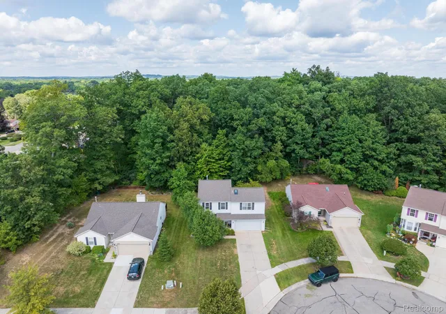 Photo 3 of Single family home for sale at 2772 Moosewood Dr, Waterford, MI 48329 | MLS# 20261070705 | Listing updated on 2026-09-13