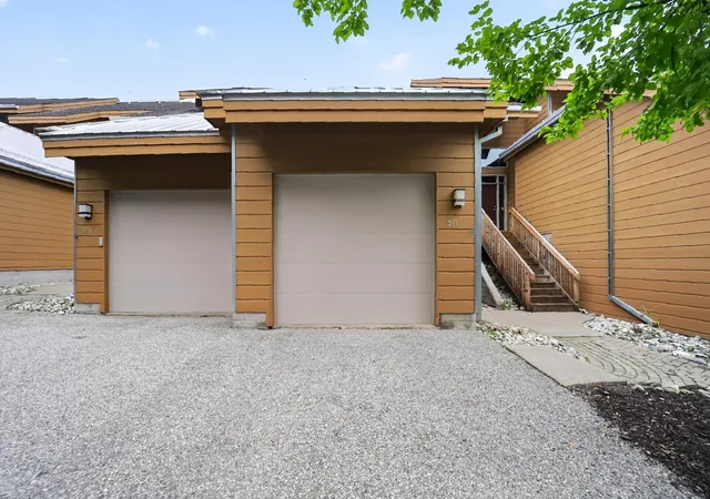 Photo 2 of Condo for sale at 2280 Troon S, Bellaire, MI 49615 | MLS# 78080073159 | Listing updated on 2026-09-18