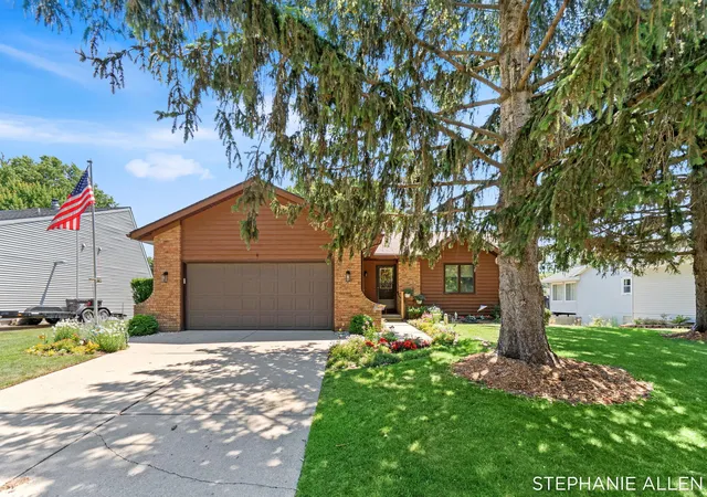 Photo 2 of Single family home for sale at 4624 Wyatt St Sw, Grandville, MI 49418 | MLS# 65026046668 | Listing updated on 2026-09-10
