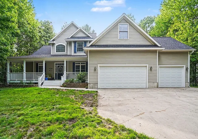 Photo 1 of Single family home for sale at 6400 Boulder Dr, Norton Shores, MI 49444 | MLS# 71026046666 | Listing updated on 2026-09-09