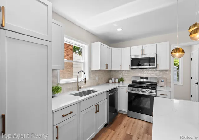 Photo 4 of Single family home for sale at 18947 Cherrylawn St, Detroit, MI 48221 | MLS# 20261070714 | Listing updated on 2026-09-04