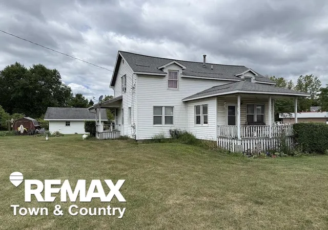 Photo 3 of Single family home for sale at 8315 N Saginaw St, Mount Morris, MI 48458 | MLS# 5050220602 | Listing updated on 2026-10-05