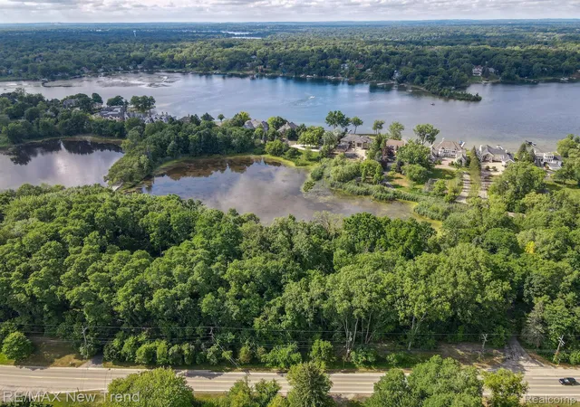 Photo 2 of Land for sale at 6100 Pontiac Trl, West Bloomfield, MI 48323 | MLS# 20261070717 | Listing updated on 2026-09-02