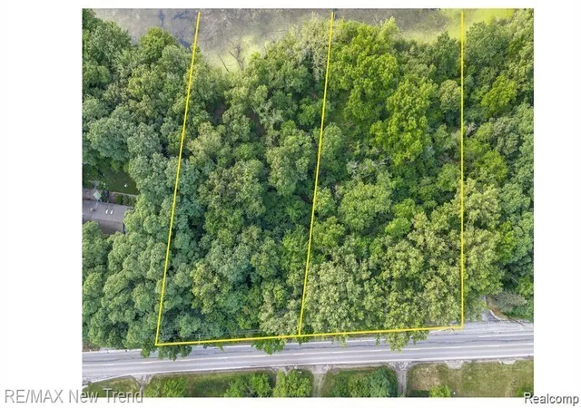 Photo 3 of Land for sale at 6140 Pontiac Trl, West Bloomfield, MI 48323 | MLS# 20261070719 | Listing updated on 2026-09-02